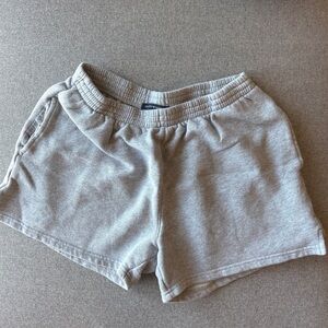 BRANDY MELVILLE SWEATSHORTS